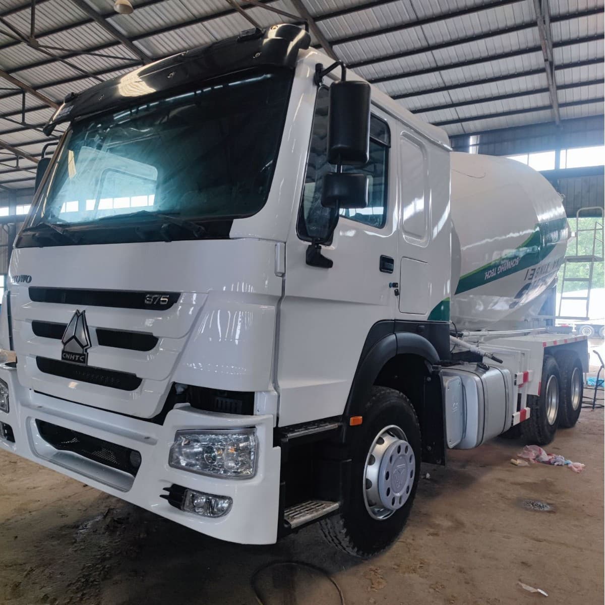 Used Howo Concrete Mixer Truck 371HP 6X4 Howo Series Stock Concrete Mixing Tank Cement Tanker
