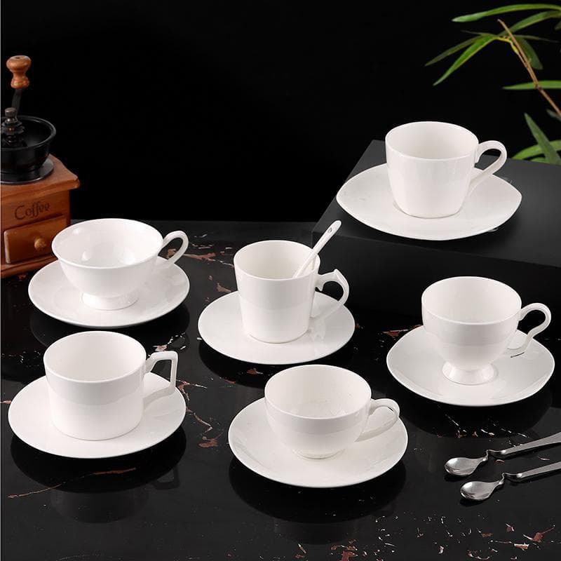 Bone China Gold Rim Coffee Cup European Luxury Gold Foil Cup Saucer Set Ceramic Coffee Ware Fine English Style Commercial Hotel Use