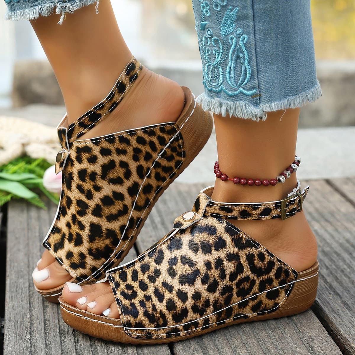 2026 European and American Trendy Wedge Heel Leopard Print Open-Toe Versatile Women's Shoes, Elevated Thick Sole, Cross-Border Wholesale Large Size