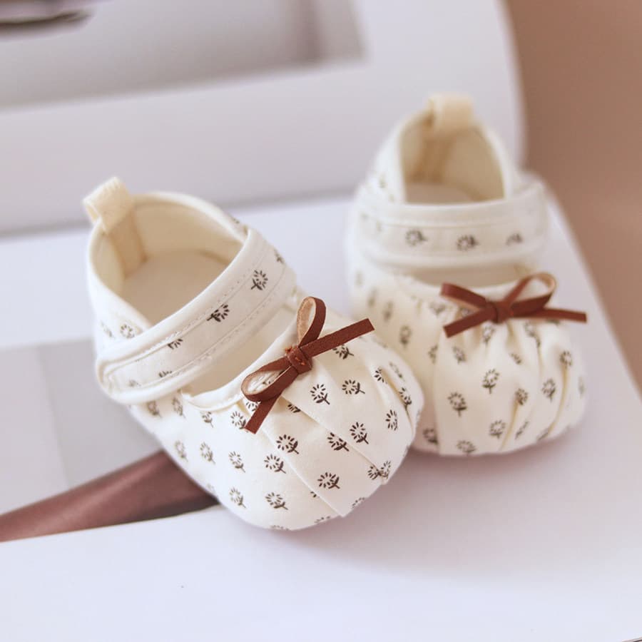Spring and Summer Baby Shoes 0-1 Year Soft Sole Princess Shoes for Girls Anti-Slip Newborn Single Shoes 3-6 Months Cloth Shoes for Infants