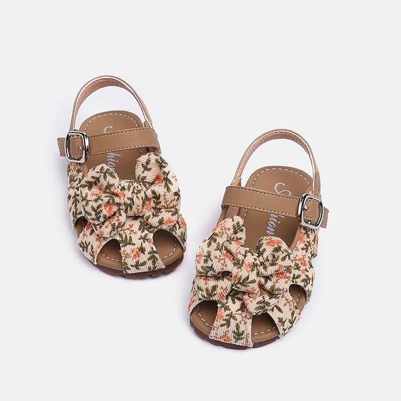 Girls' Forest-Style Sweet Floral Hollow-Out Closed-Toe Sandals 2026 Summer New Soft-Soled Princess Shoes Non-Slip Beach Shoes