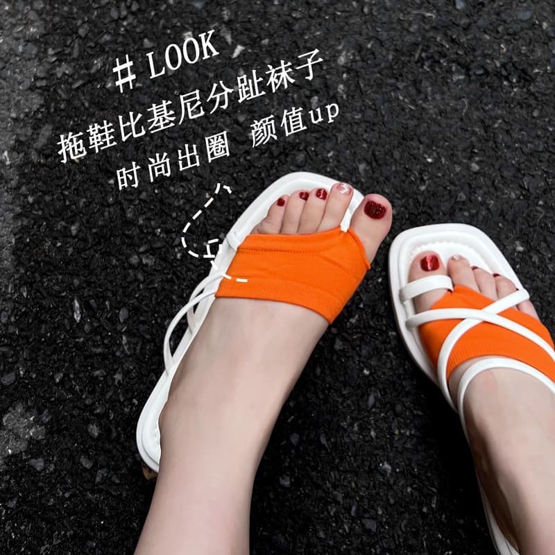 Flip-flop socks with slippers, wearing cotton non-slip split-toe sandals, thongs, bikini socks
