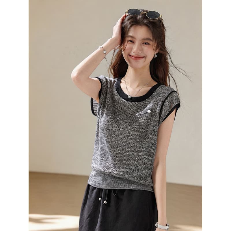 7946 Summer Bound Round Neck Sleeveless Knit Vest Women Fine Sparkle Texture Breathable Cap Sleeve Crop Top