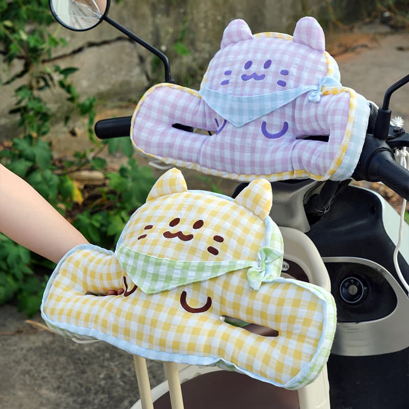 Cartoon electric vehicle anti-collision pad, front child seat protector, electric scooter baby anti-collision headrest