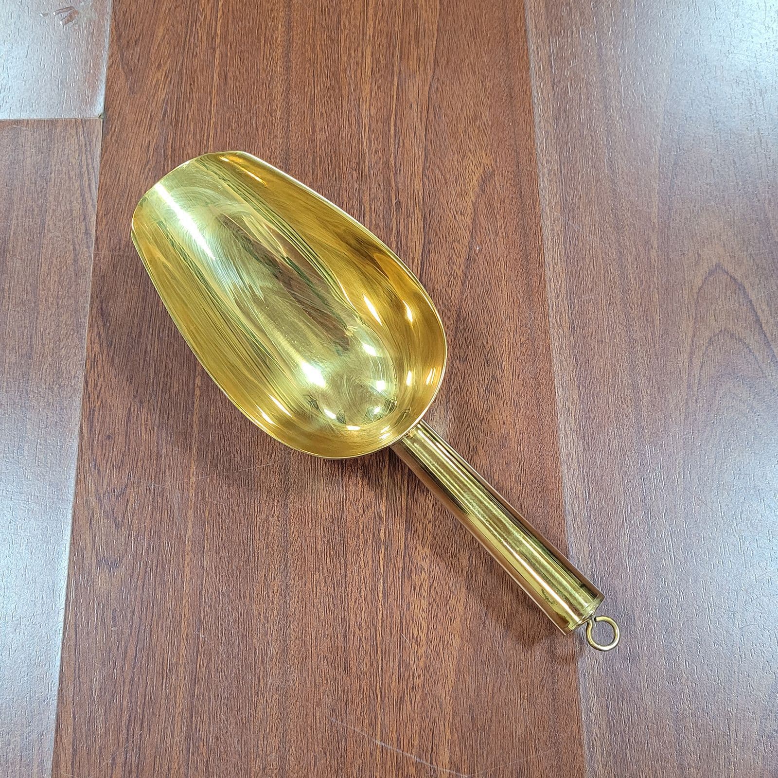 Thickened stainless steel ice scoop for popcorn, flour, rice, feed, dried fruits, tea leaves, and multi-purpose food scoop for milk tea shops.