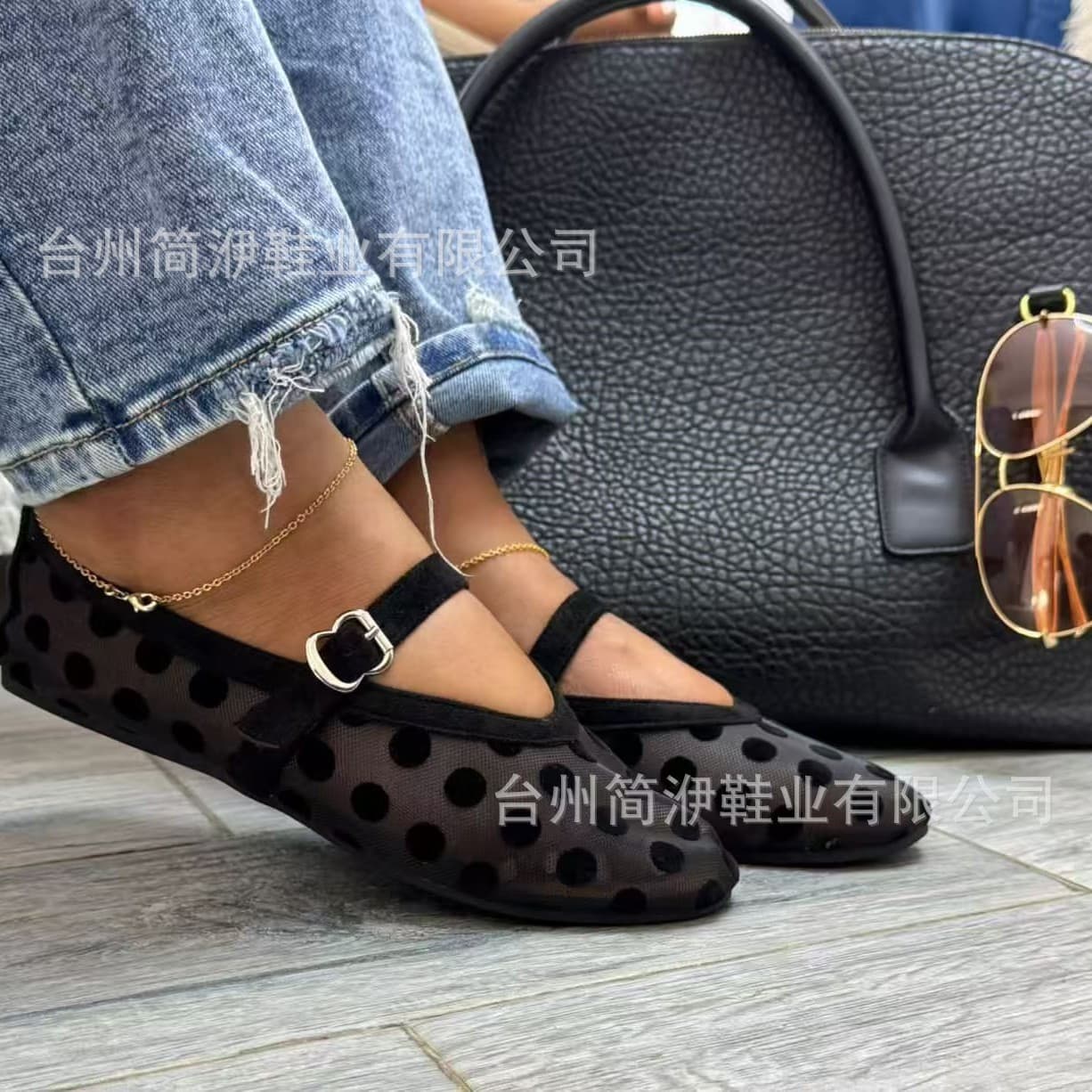 2025 European and American New Retro Polka Dot Mary Jane Shoes for Women Round Toe Flats Buckle Mary Jane Shoes Toe-Toe Flats