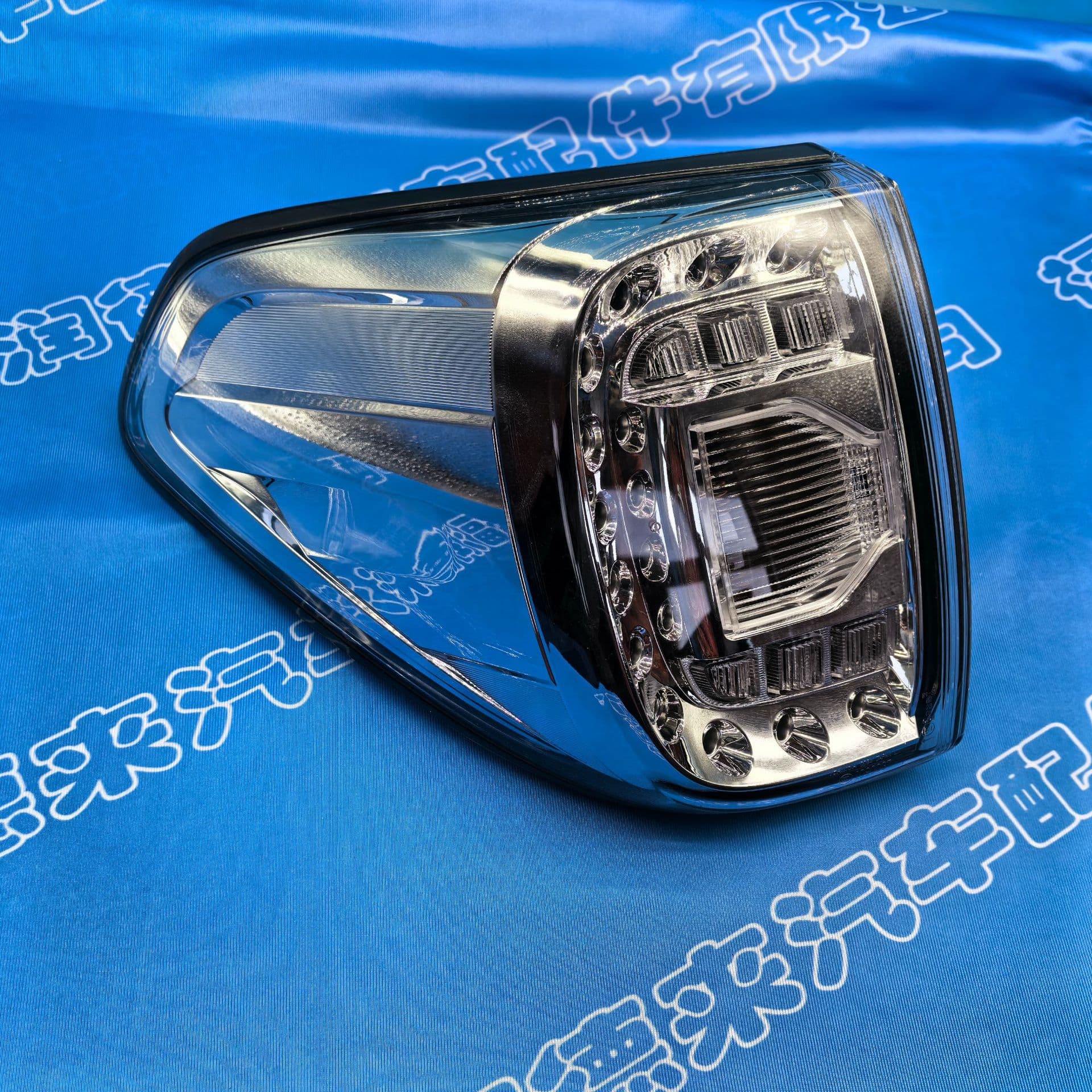 Compatible with Nissan 2015-2019 Patrol Rear Tail Light Replacement for New Car Modification (Used Part)
