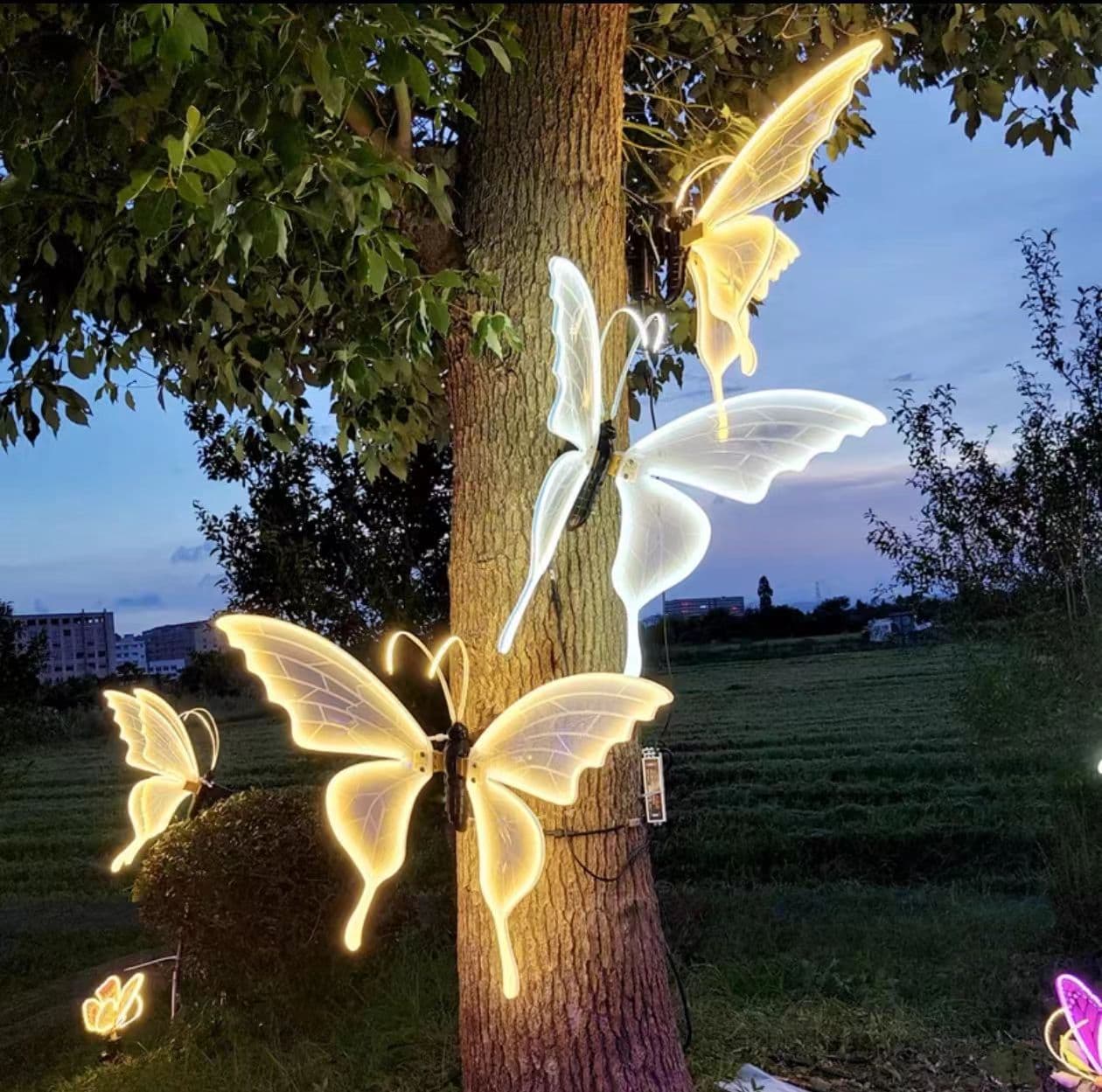 Outdoor Atmosphere Light Waterproof LED Dynamic Glowing Butterfly Light Night Scene Decoration Tree Hanging Garden Lawn Shopping Mall Light