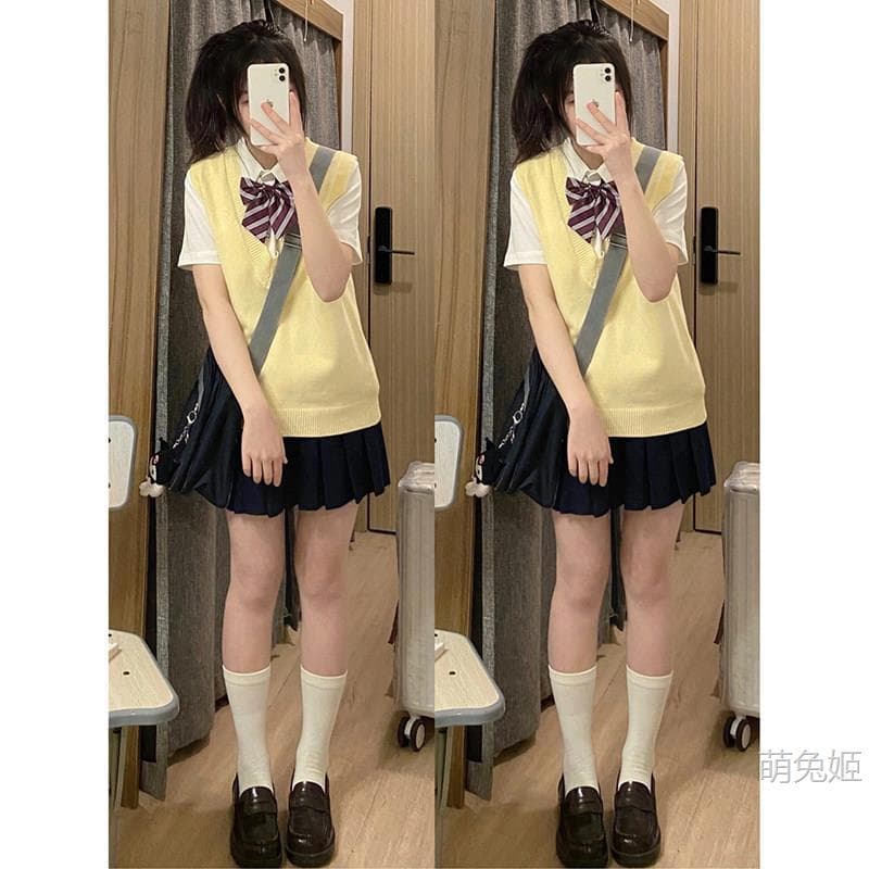 JK Uniform Vest Top Youthful School Style Solid Color V-Neck Sleeveless Yellow Pullover Knit Sweater for Women