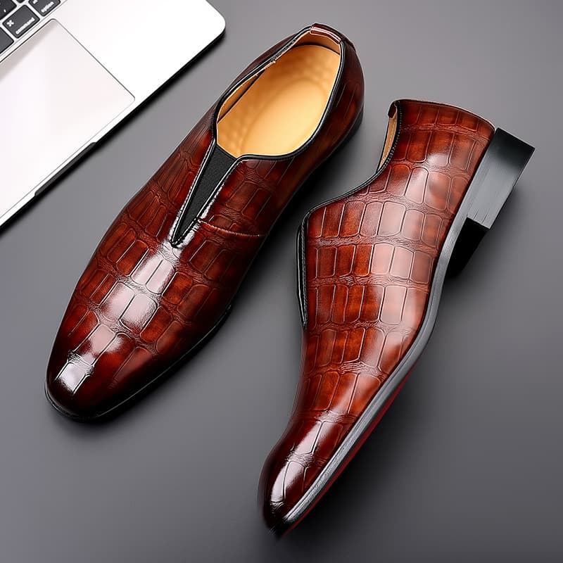 2026 Baiyi Senshu Men's Shoes Autumn Large Size Thick Sole Casual Slip-on Fashion Pointed Toe Shoes