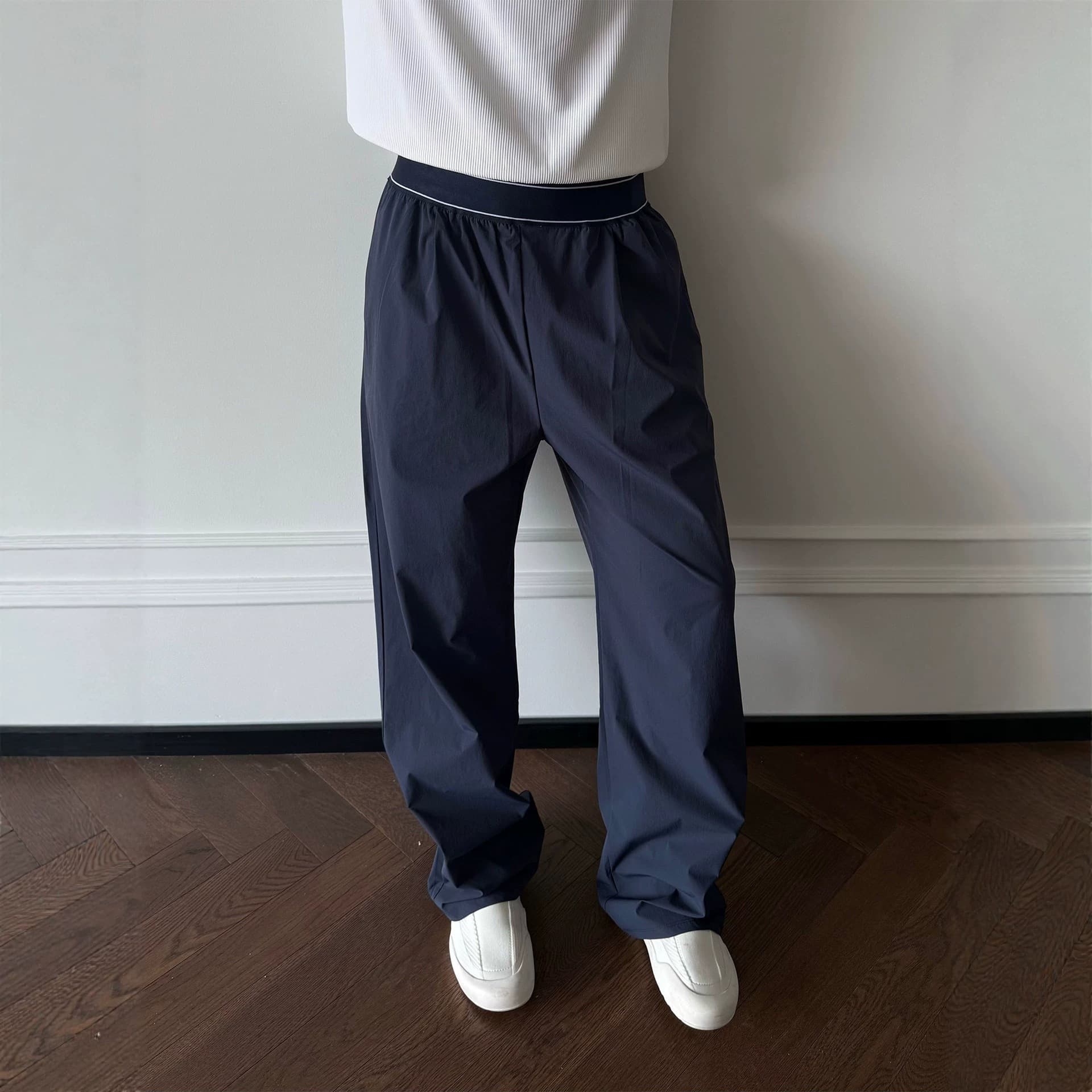 Simple solid color pants, light and thin outdoor casual pants for men, cleanfit pants design, casual loose sports pants