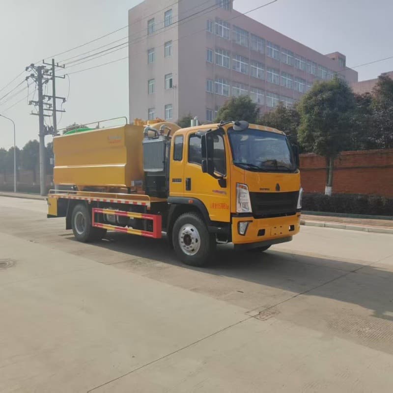 Sinotruk Howo Blue Plate 4.5-Ton with Weichai 160HP for Urban Sewage Pipeline Emergency Repair, 6m³ Combined Dredging Vehicle