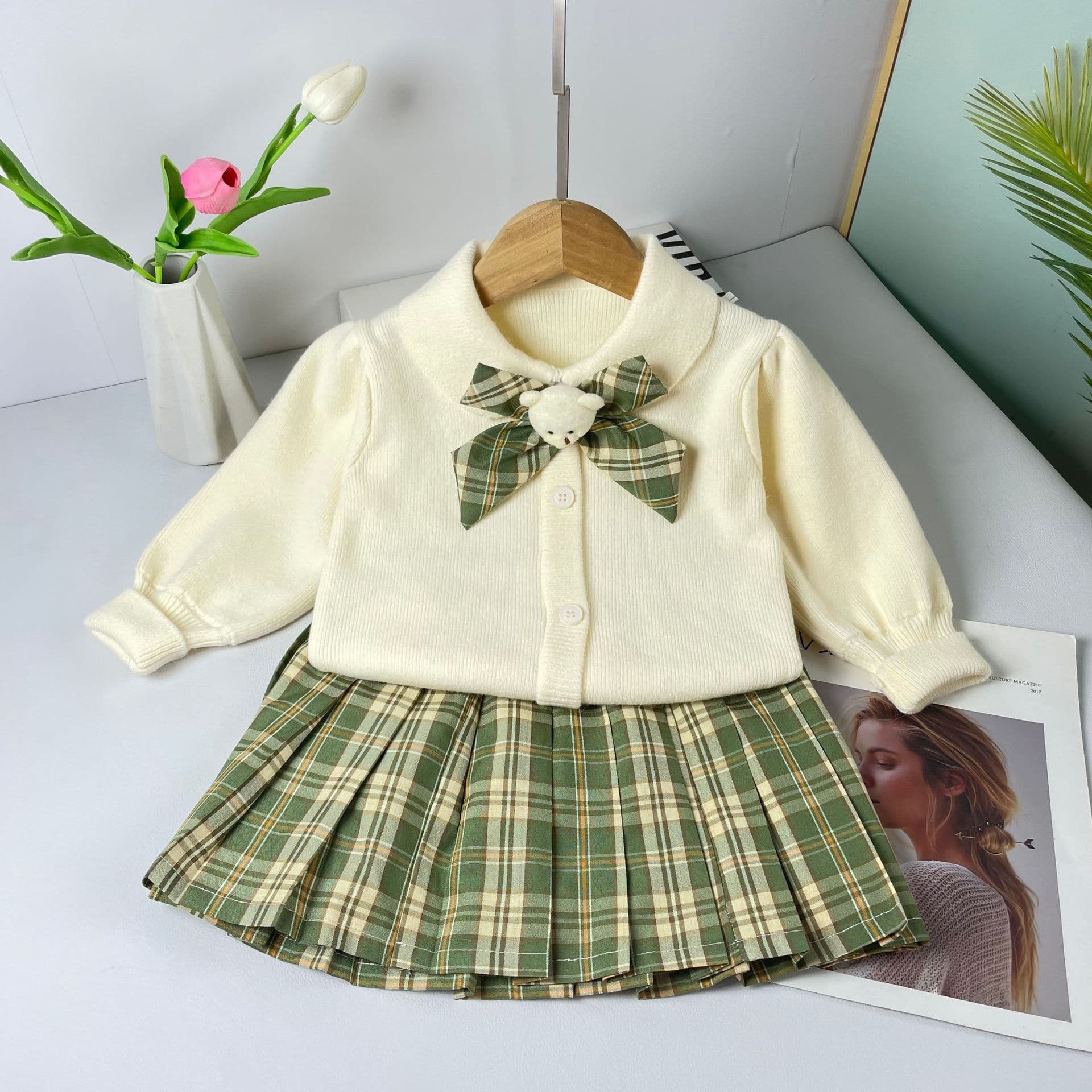 Korean style infant girl knitted skirt suit, baby girl fashionable woolen doll collar sweater pleated skirt two-piece set