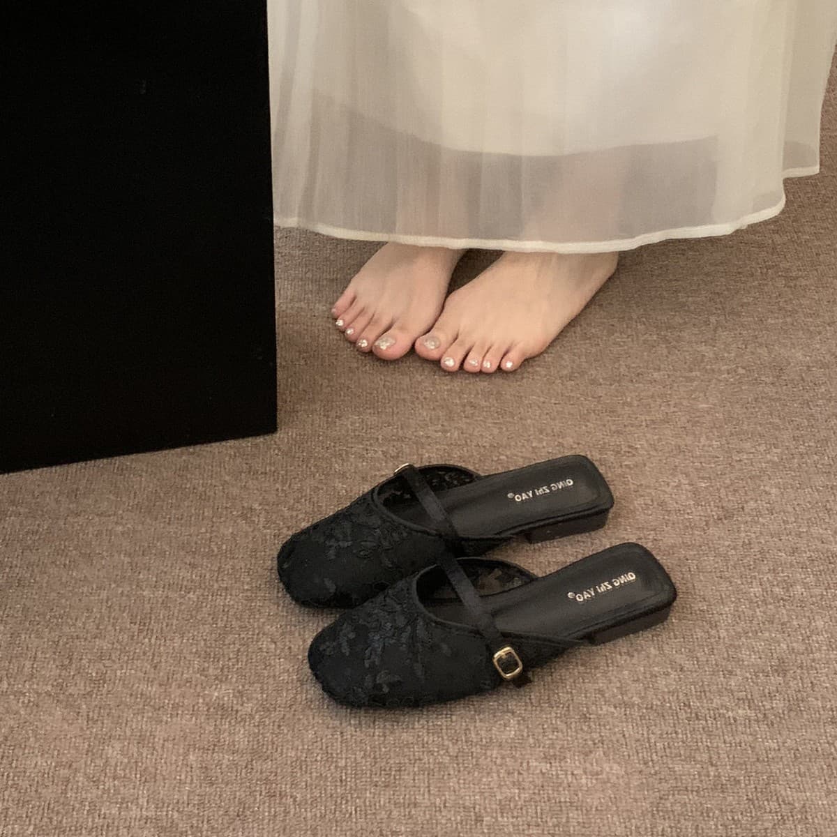 New Summer Boho Chic French Low Heel Closed-Toe Mules for Women, Slip-On Sandals to Match Dresses