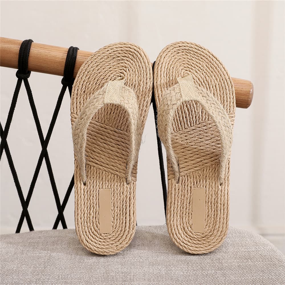 New Style Woven Straw Travel Women's Sandals Korean Trend Outdoor Flip Flops Fashion Beach Toe Separator Women's Slippers Wholesale