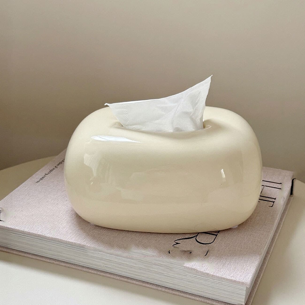 Light luxury ceramic tissue box, cream style, high-end desktop decoration, living room dining table, coffee table, tissue storage paper box