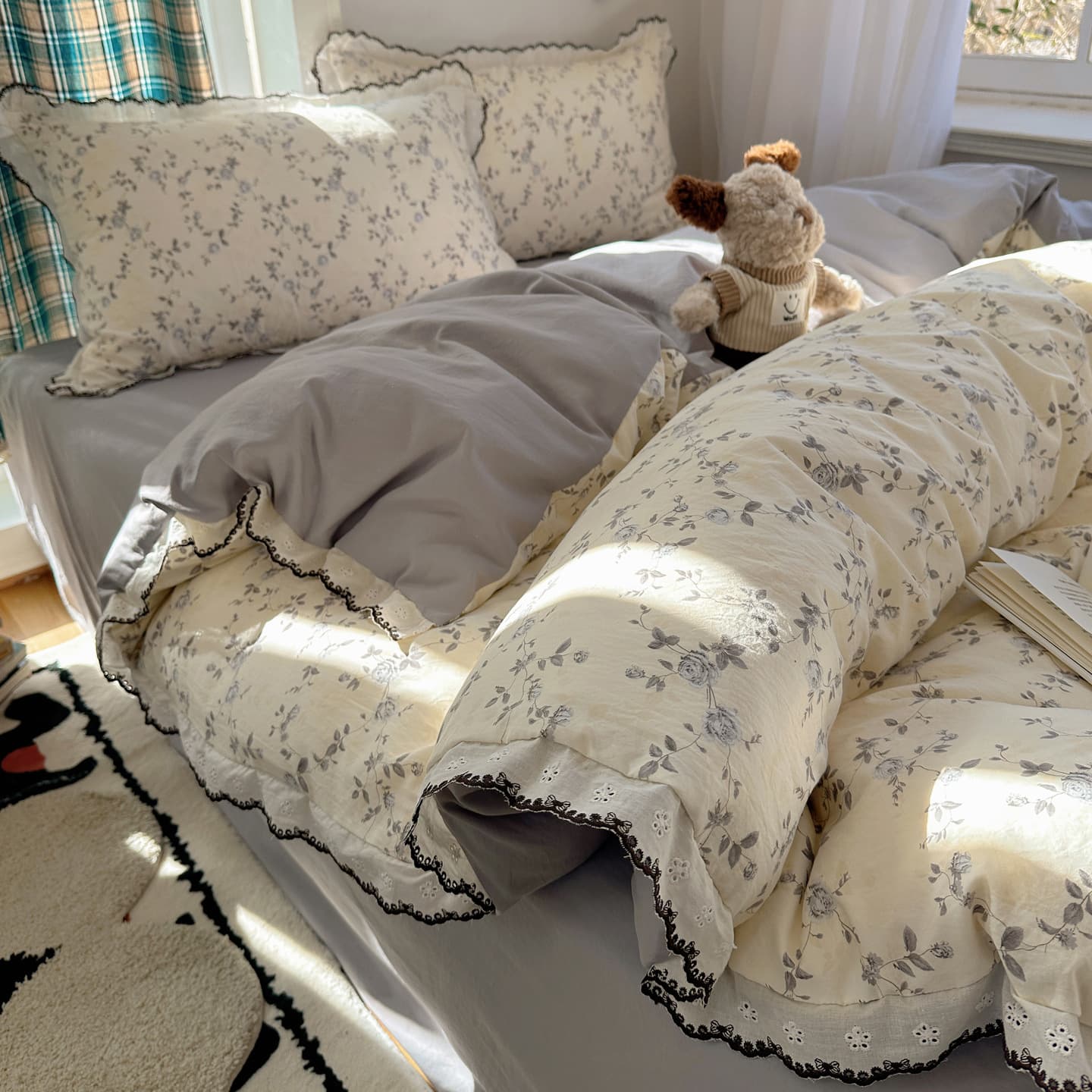 INS floral print 100% cotton trim four-piece set, Class A skin-friendly princess style Korean style pure cotton duvet cover, sheet, and fitted sheet three-piece set.