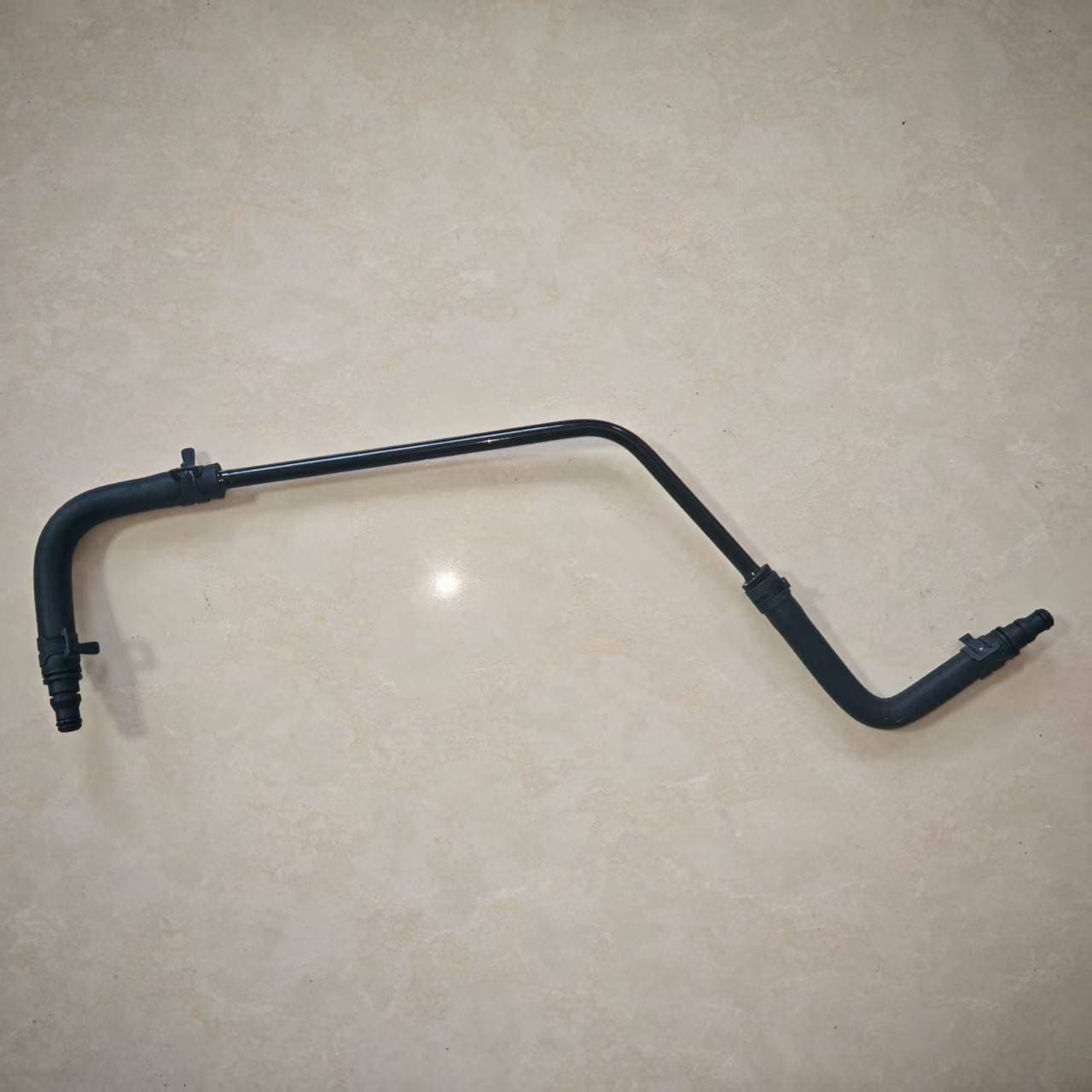 204 501 0125 auxiliary reservoir hose for Mercedes-Benz