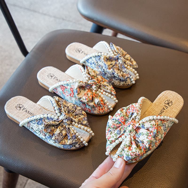 Girls Bow Sandals 2025 Summer New Pearl Soft Sole Cowhide Fish Mouth Princess Floral Pattern Closed Toe Slippers