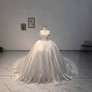 2026 New Strapless Satin Wedding Dress Bride Main Gown High-Quality Texture Large Train Puffy Skirt Heavy-Duty Custom Wedding Dress