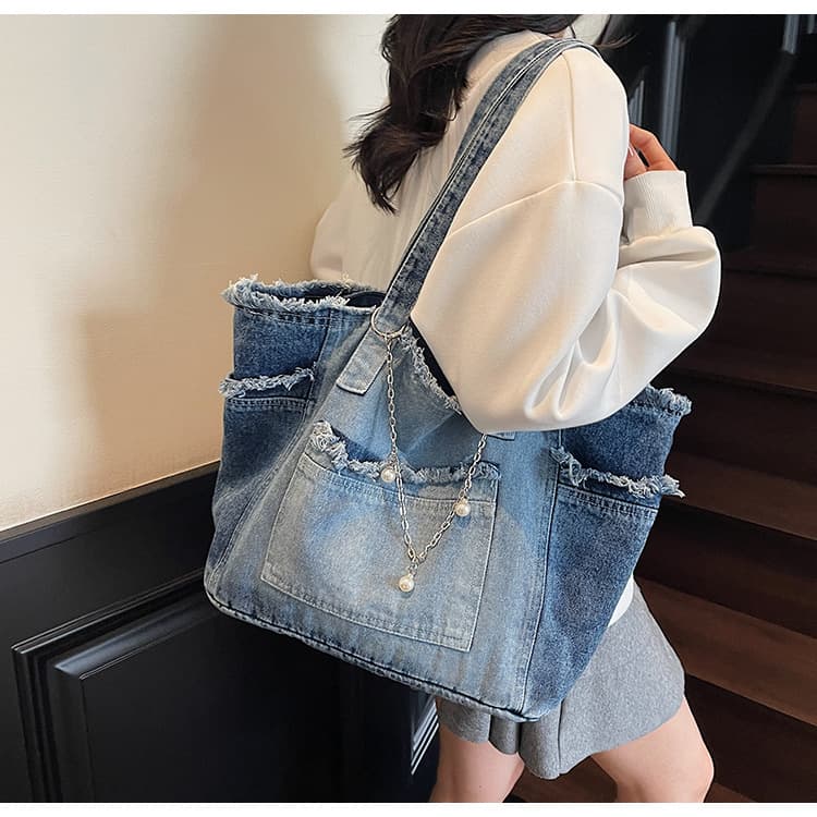 Denim retro tote bag, large capacity, relaxed and lazy casual bag, wear-resistant and versatile commuter shoulder bag, class bag