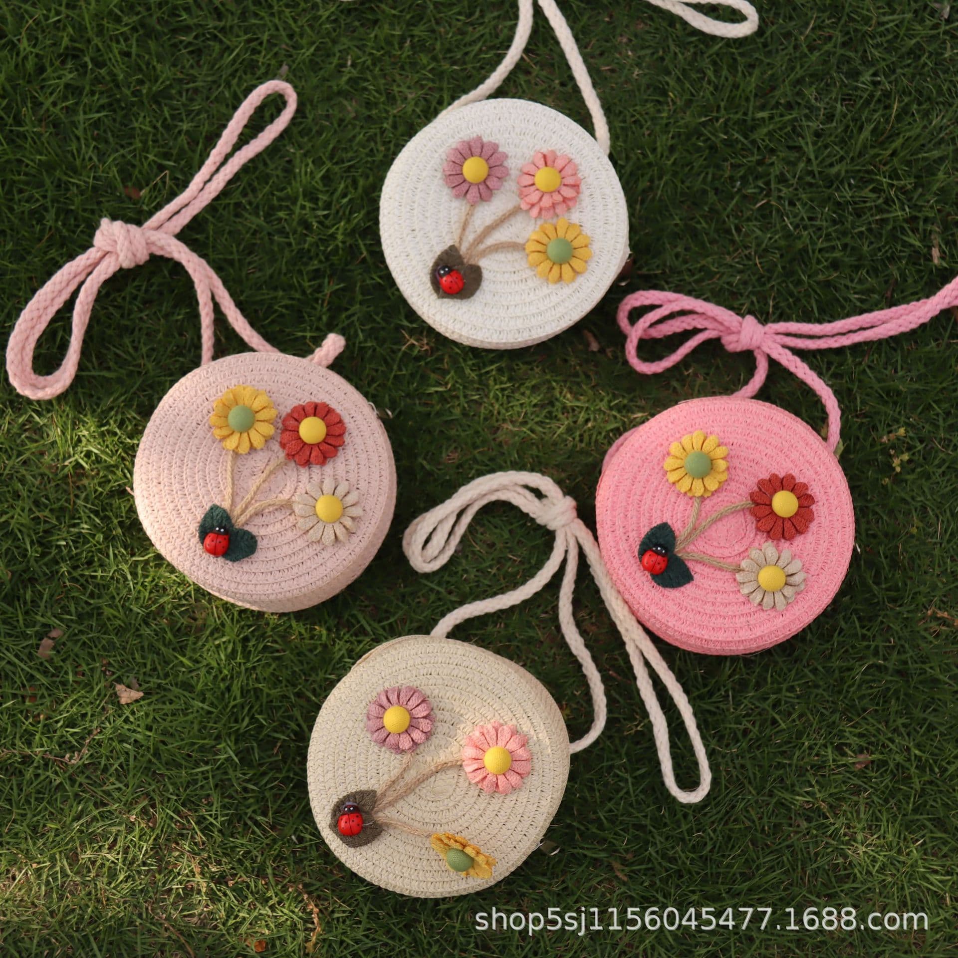 Summer children's handbags, mini sweet beach and scenic spot wholesale cute flower children's straw bags crossbody bags