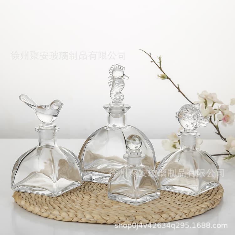 Fashionable 50ml glass aromatherapy empty bottle aromatherapy wood ball expansion bottle soft match indoor fragrance ornaments car aromatherapy bottle