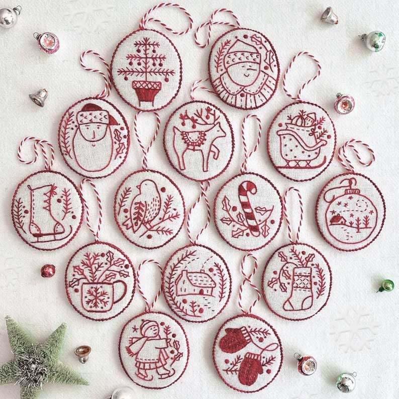 New cross-border product: Jolly and Bright handmade embroidered Christmas ornaments, Christmas tree pendants, and decorations.