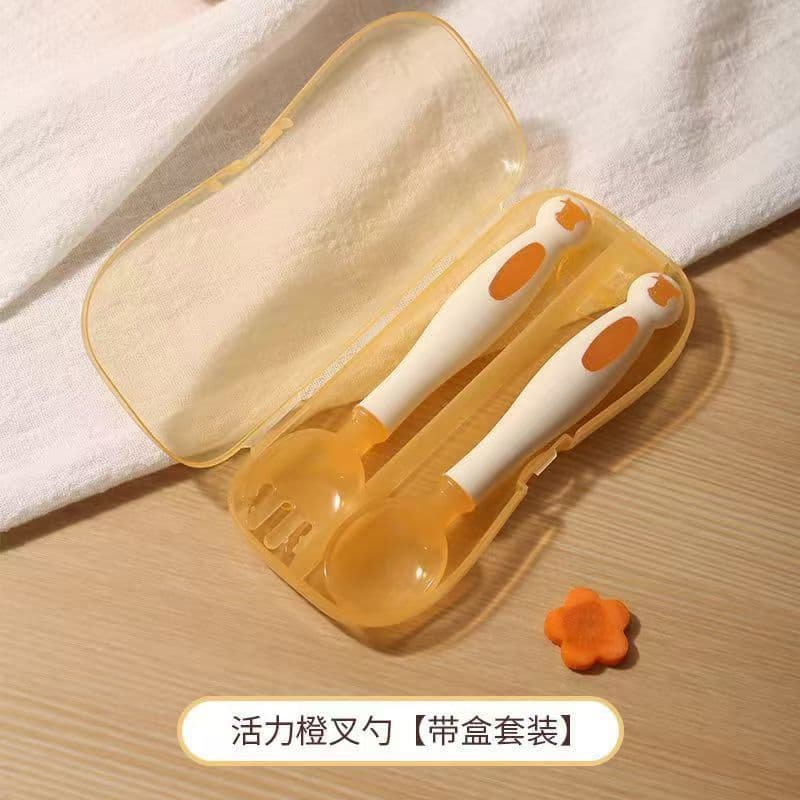 Wholesale baby twist spoon, nano-color bendable spoon and fork, baby fruit feeding training spoon and fork, complementary food tableware set