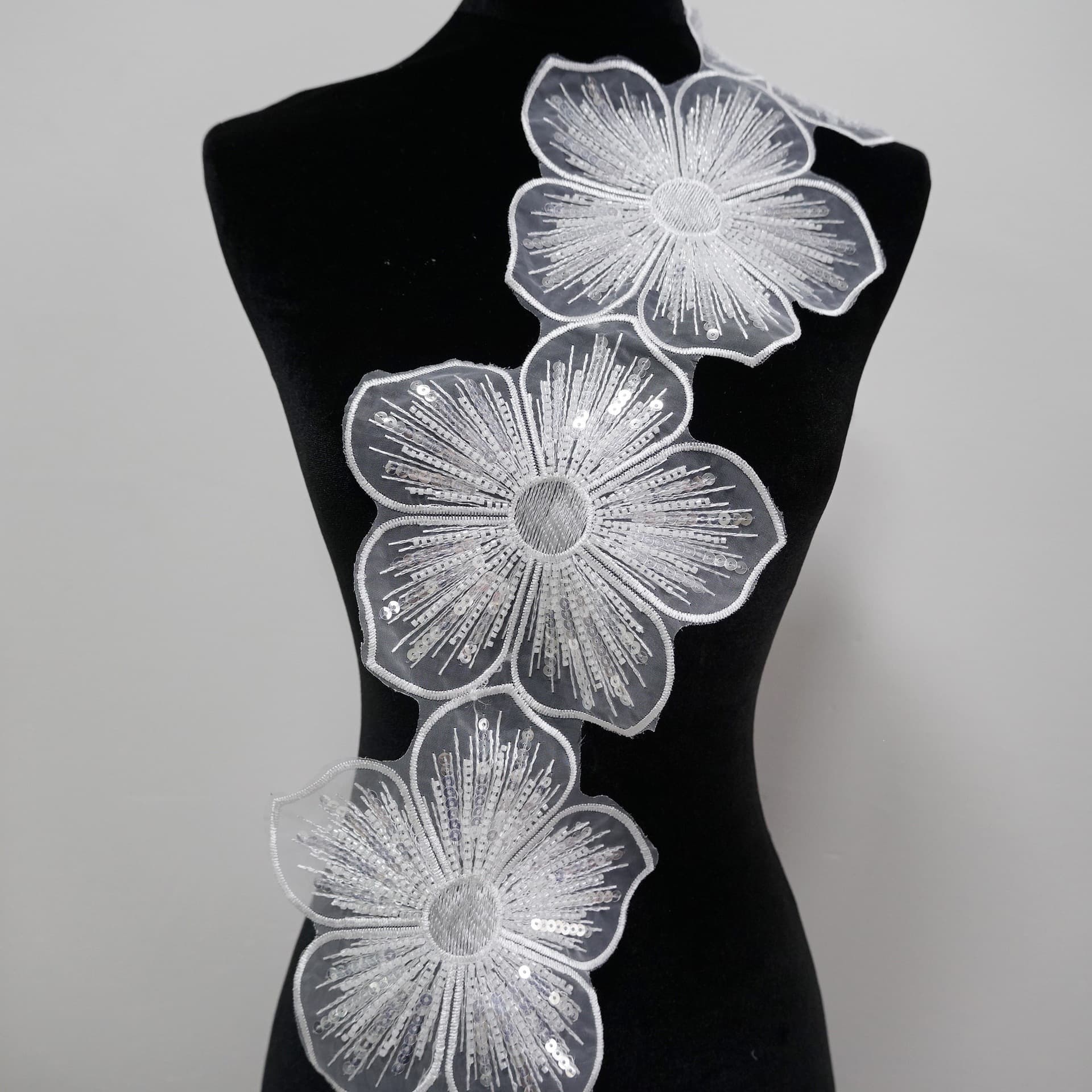 White Beaded Sequin Embroidered Large Flower Handmade Lace Trim for Bridal Wedding Dress Hem, Children's Clothing Patch Applique Accessories