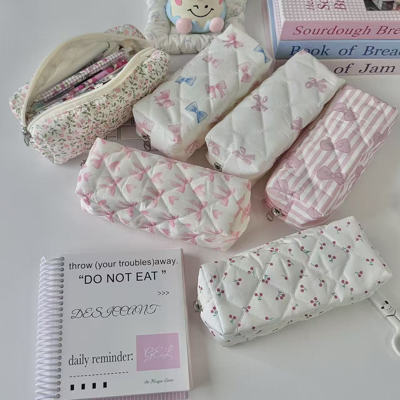 Pencil bag with bow ins cute girl large capacity high-looking student cosmetic bag stationery floral storage bag for women