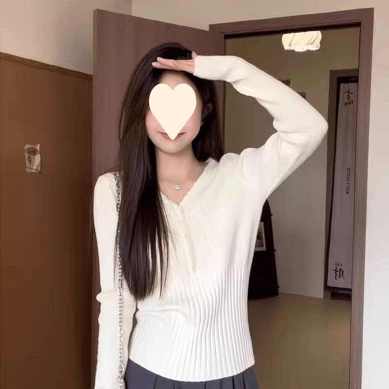 White V-Neck Long Sleeve Knitted Sweater Women Autumn Winter Petite Short Fitted Inner Layer Early Fall Chic Top
