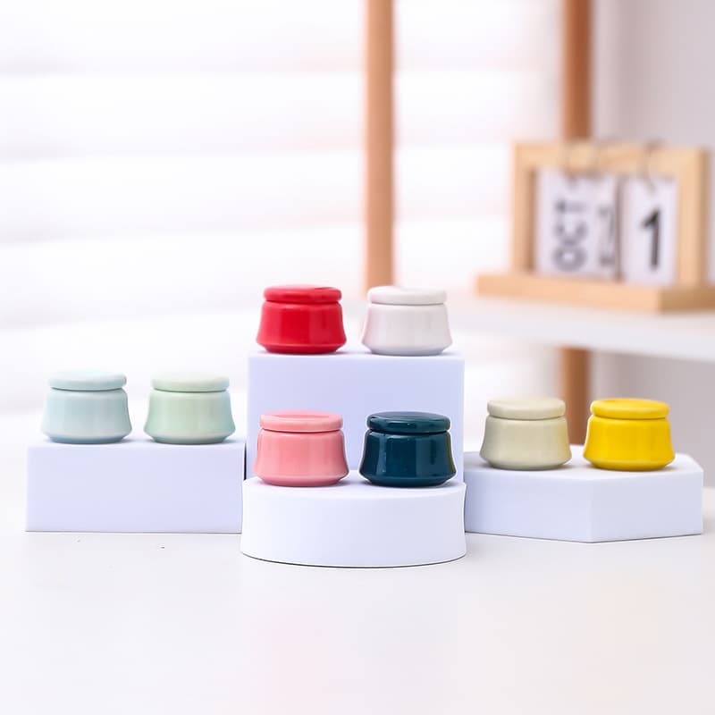 Ceramic mini balm small tea jar ceramic ointment jar portable powder jar sealed pill powder storage jar