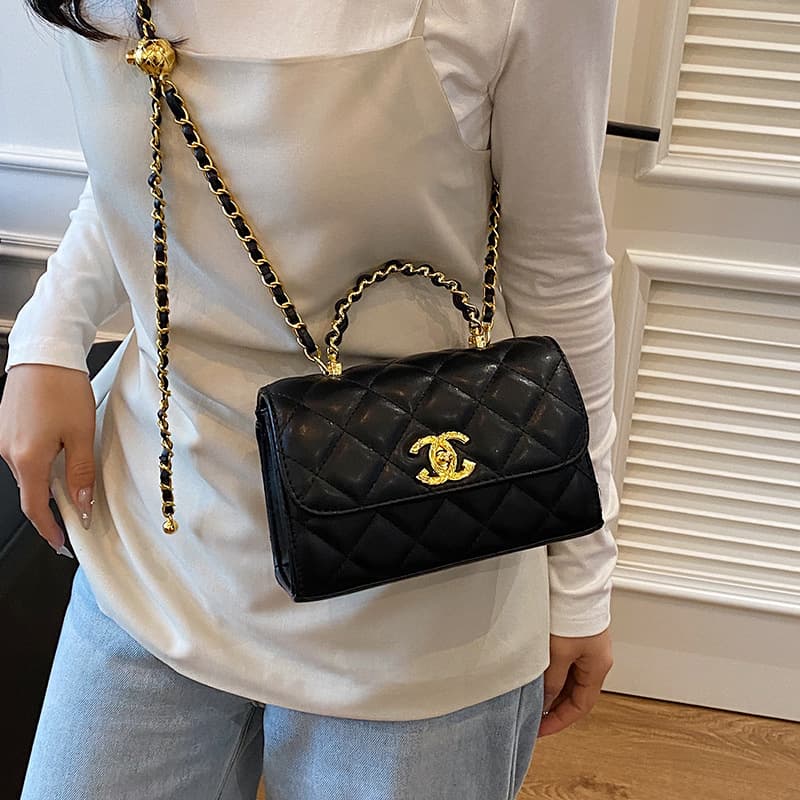 Cross-border Small Fragrance Style Handbag Women 2026 New Versatile Shoulder Small Square Bag Light Luxury Crossbody Diamond Lattice Chain Bag