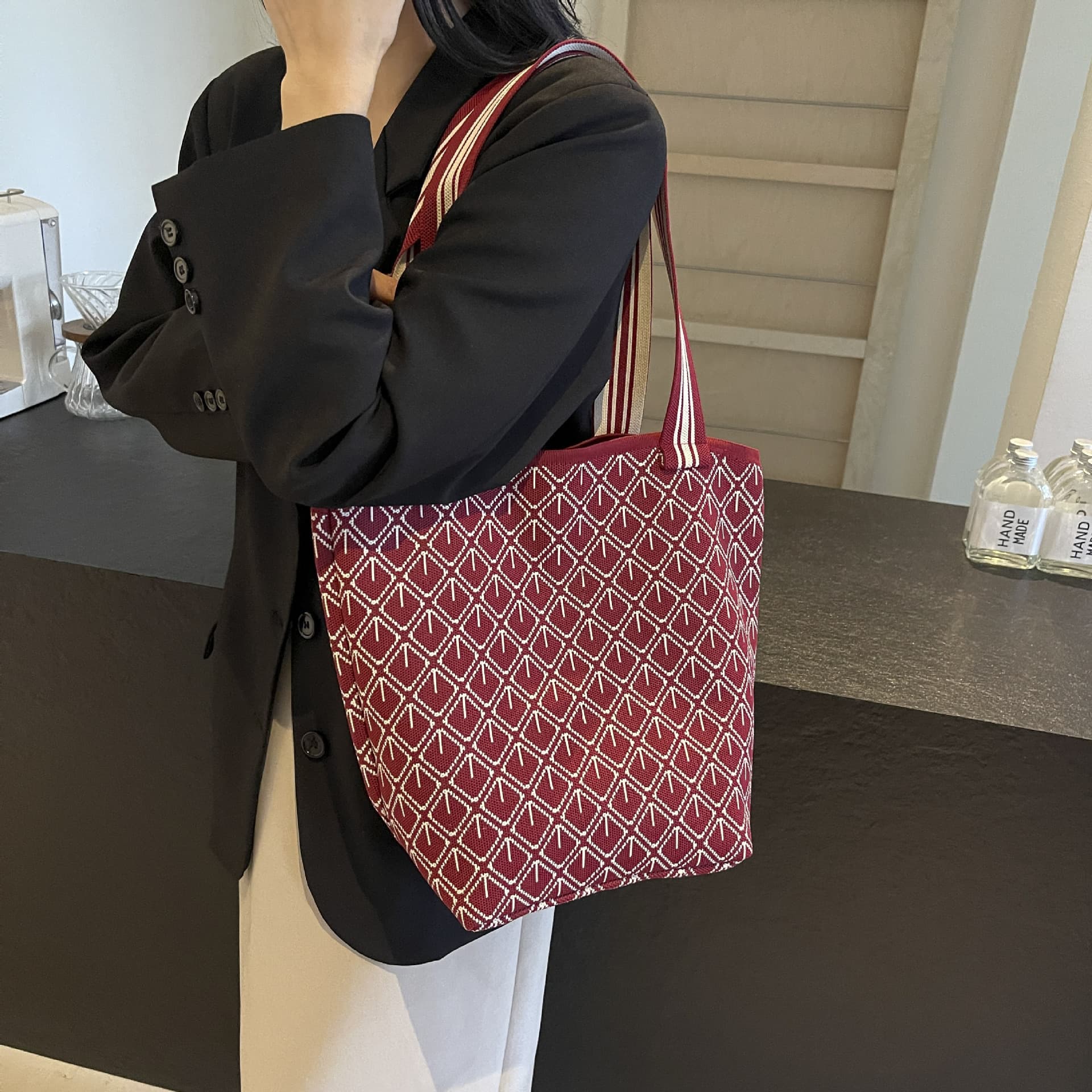 Shoulder bag black and white large capacity shopping bag handbag one shoulder striped fashion versatile knitted contrast color tote bag