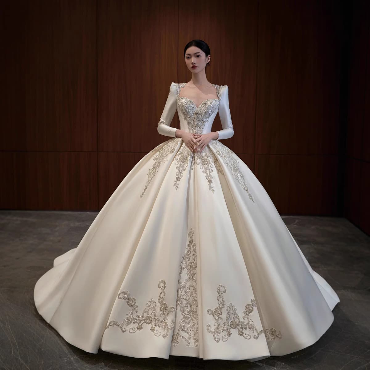 Wedding Dress Satin Wedding Gown Long Sleeve Heavy Luxury Court Style Wedding Main Dress Luxury Train