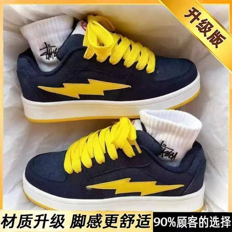 2026 Versatile Streetwear Trendy Retro Lightning Embroidery Logo Unisex Casual Sneakers Bread Shoes