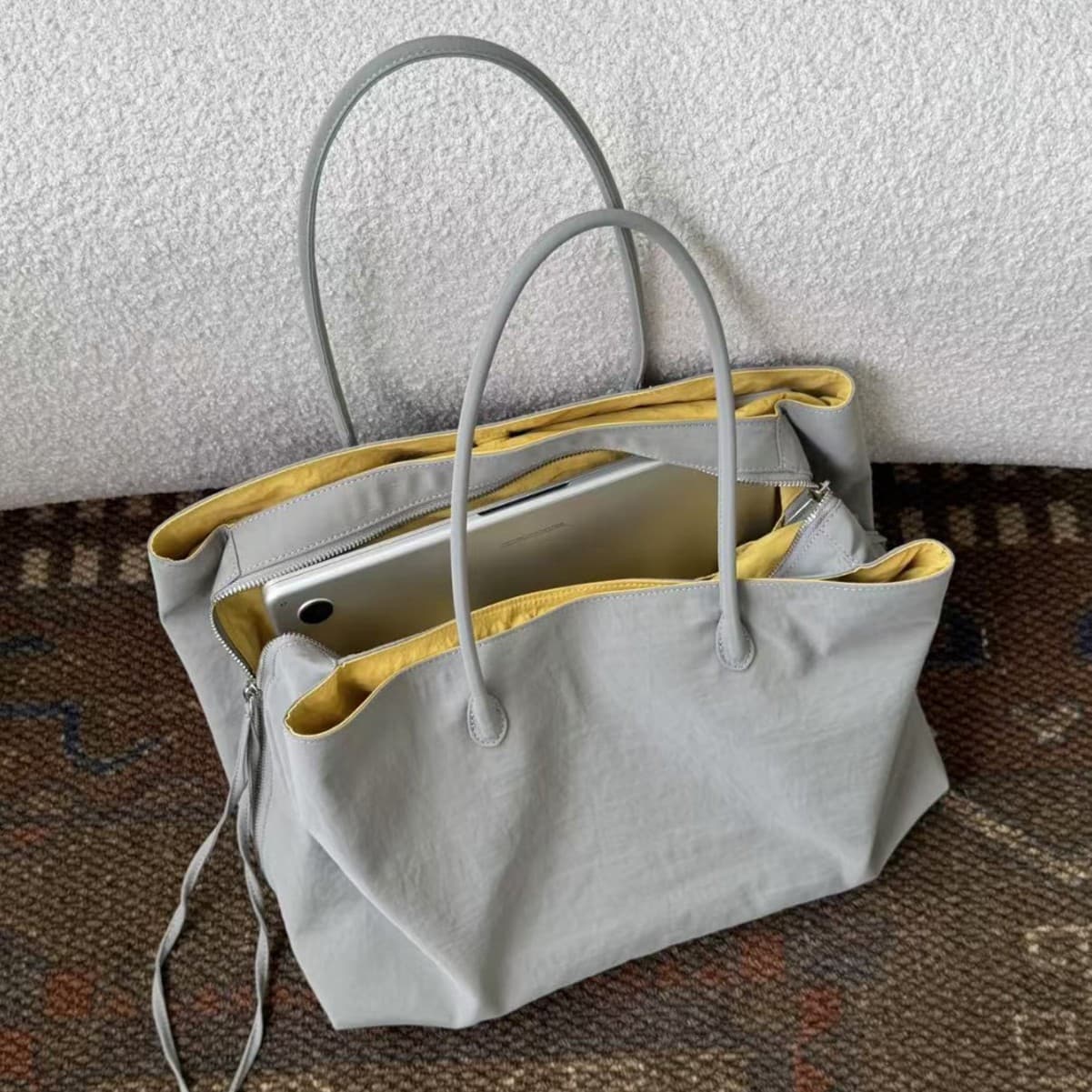 Multi-Compartment Large Capacity Commuter Shoulder Bag 2026 Spring/Summer New Korean Style Gray-Yellow Contrast Color Versatile Handheld Tote Bag