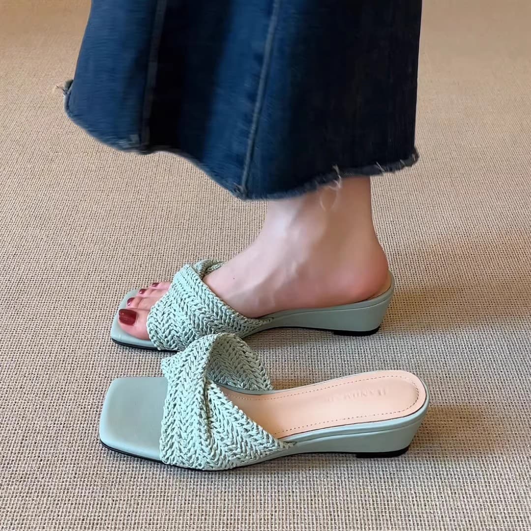 Summer Fresh Woven Square-Toe Slide Sandals for Women, Wedge Heel Vacation Style Outdoor Beach Sandals