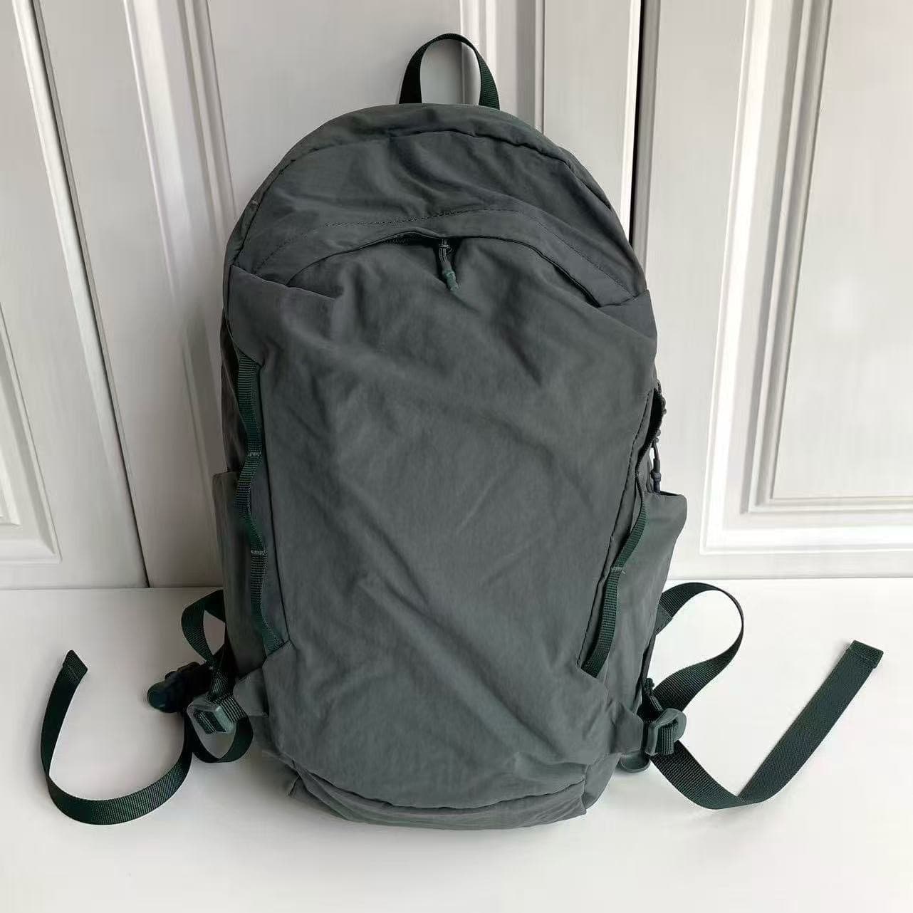 New Two Trees Lightweight Large Capacity Casual Fashion Unisex Sports Leisure Waterproof Polyester Nylon Bag