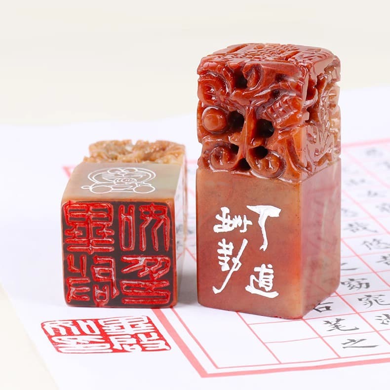 Shoushan stone square seal for engraving, stamping, personal name signature seal, wholesale of seal materials.