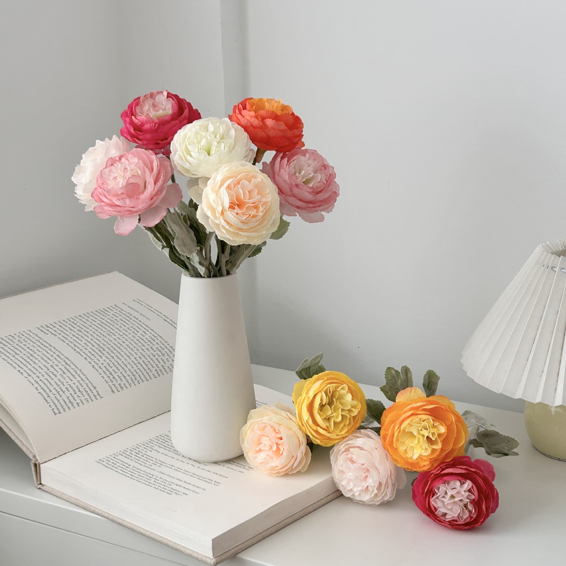 Modern simple ceramic vase flower arrangement ornaments high-end niche living room home decoration vase arrangement bouquet
