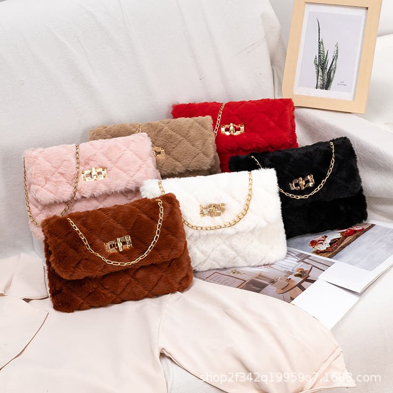 Mao Mao Crossbody Bag Women's 2022 Autumn Winter New Fashion Korean Style Versatile Chain Shoulder Bag Lock Small Square Bag