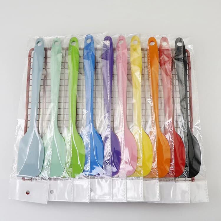 Multi-size One-Piece Silicone Spatula Butter Knife Heat-Resistant Silicone Scraper Cream Cake Spatula Baking Turner