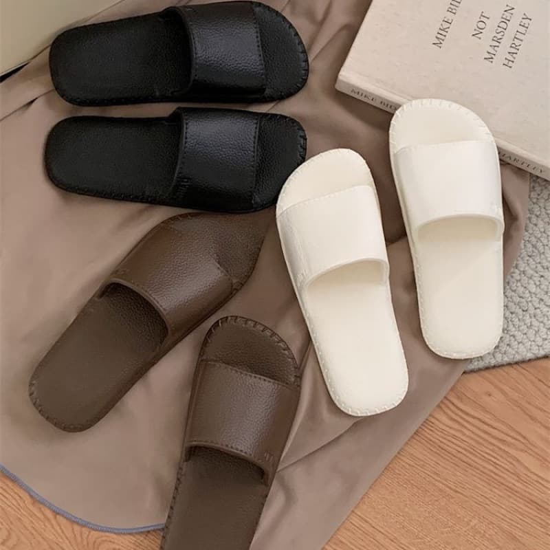 Slim Travel Home Slippers, Bathroom Indoor Non-Slip Leather Texture Couple Sandals, Retro Summer for Adults