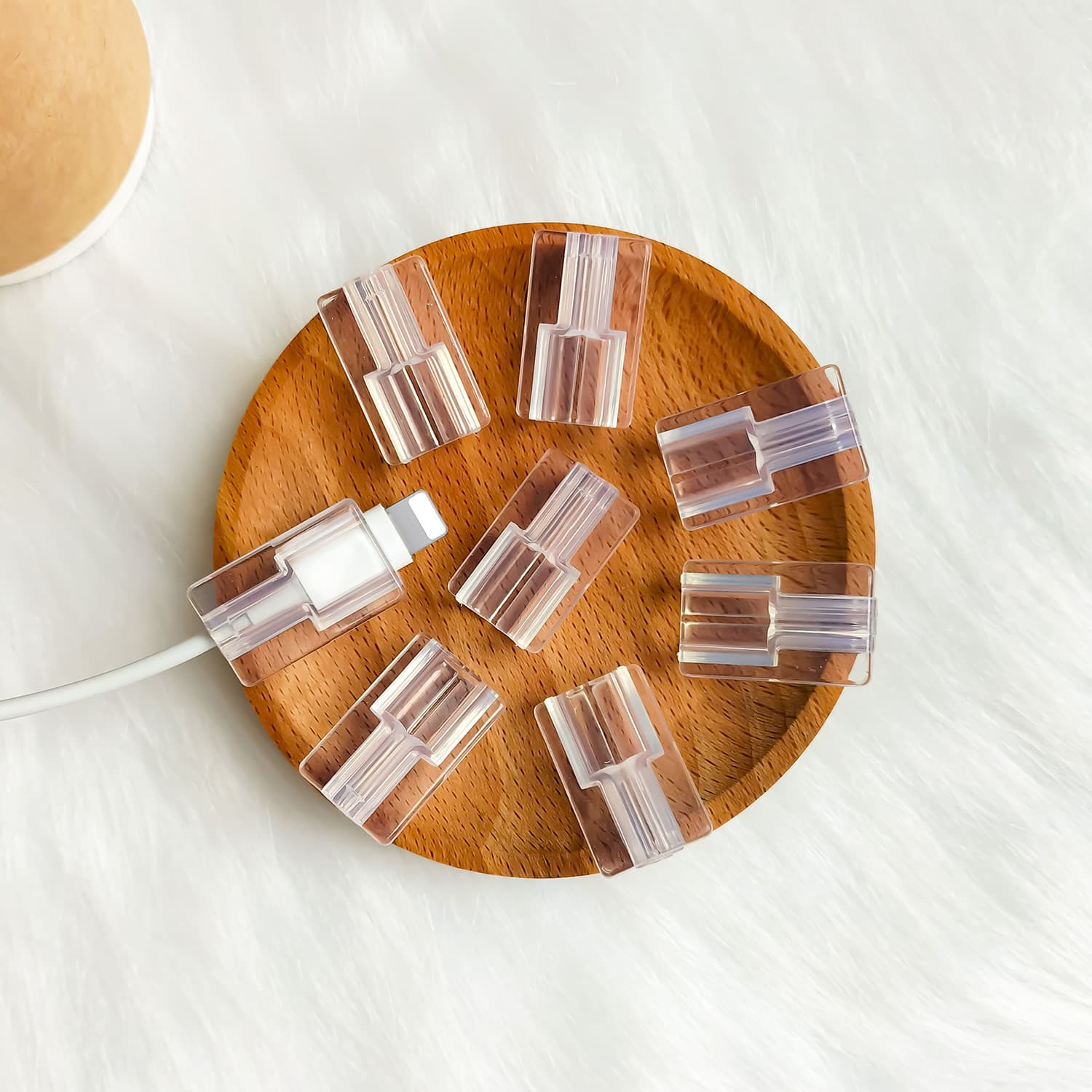 Suitable for Apple mobile phone charging cable protective case, data cable gripper, fast charging square transparent gripper.