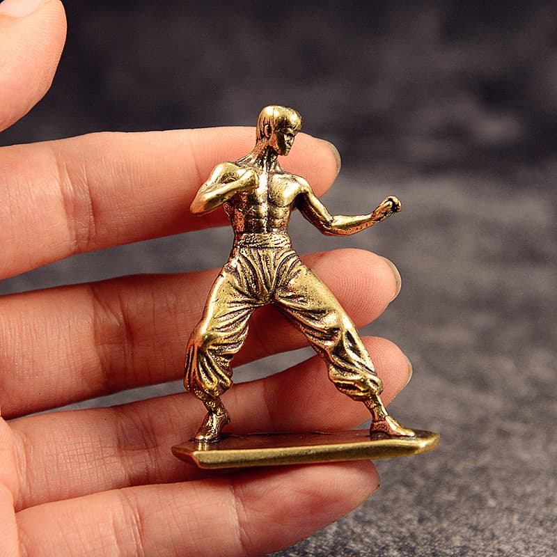 Cross-border Chinese Kung Fu Bruce Lee creative home decoration ornaments Kung Fu Kid brass personalized desktop ornaments