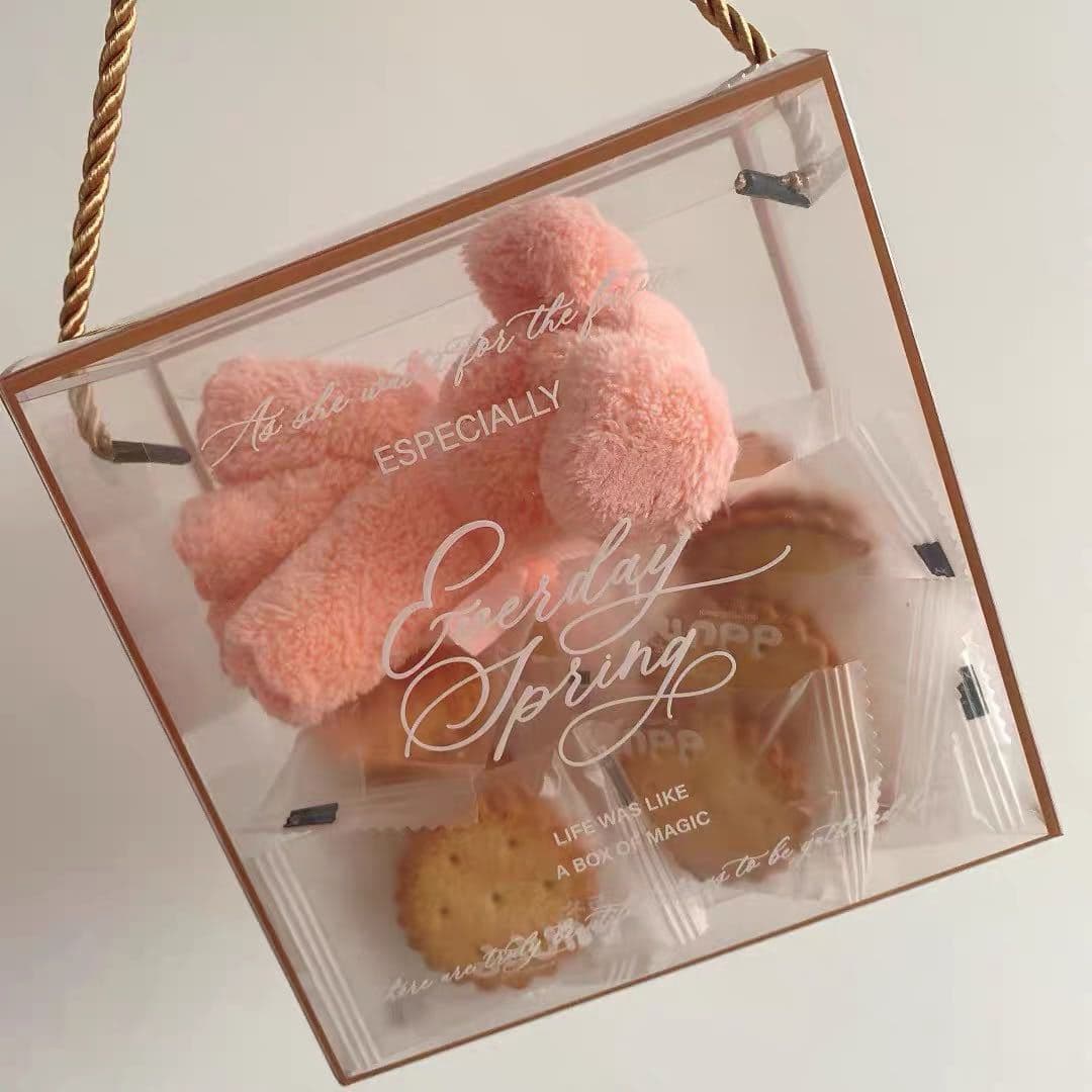 Transparent gift box, tote bag, wedding gift box, snowflake crisp box, PVC wedding candy packaging box, empty