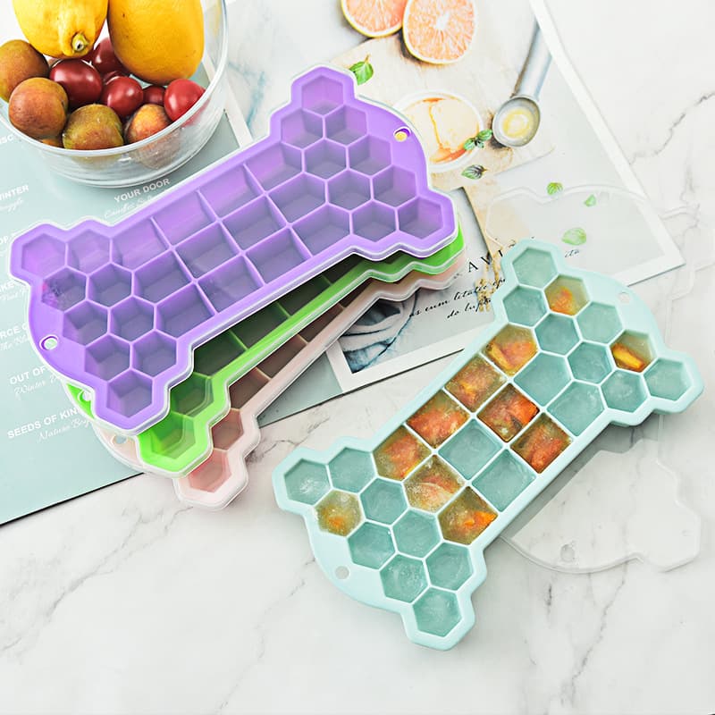 Large Capacity 30 Grid Silicone Ice Tray with Lid Creative Bone Shaped Honeycomb Silicone Ice Box Mold Self Made Ice Cubes