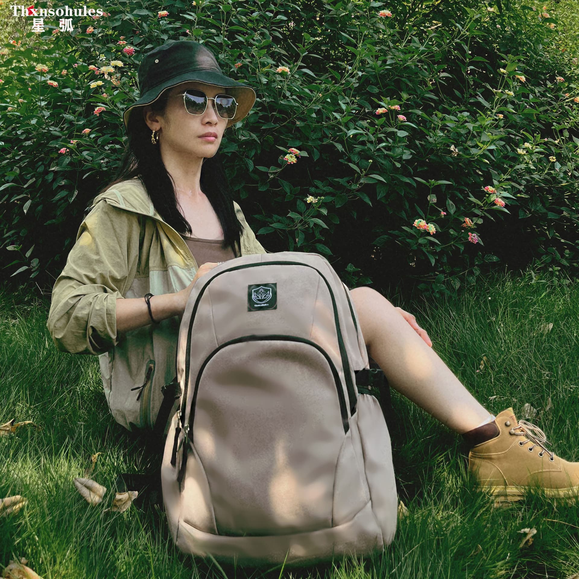 Men's backpack, computer bag, large capacity backpack, casual middle school student bag, outdoor sports travel backpack